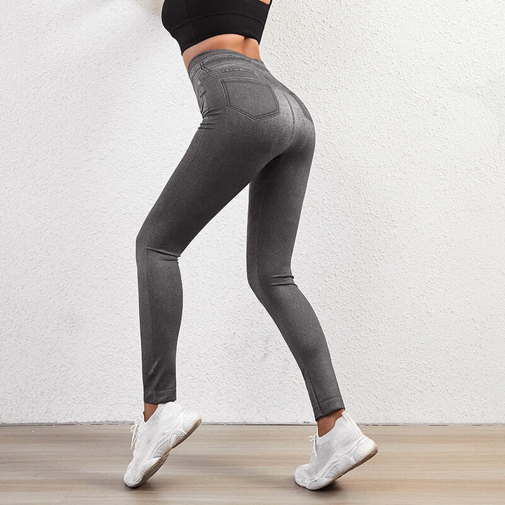 Dam jeans leggings i klassisk blå denim, hög midja för komfort och bra silhuett.