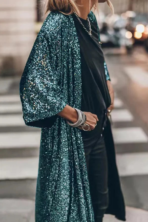 Damväst med glittrande paljetter. Elegant ytterplagg för fest och mode, perfekt för kvinnors stilfulla look.