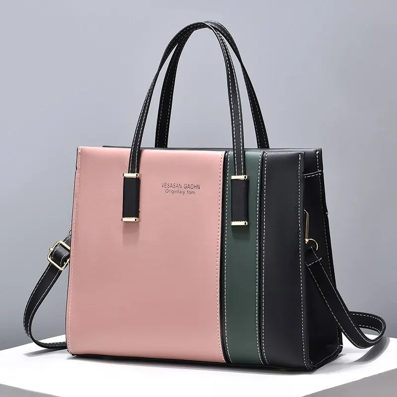 Unik patchwork damväska, elegant axelväska och praktisk crossbody för en trendig vardagslook.
