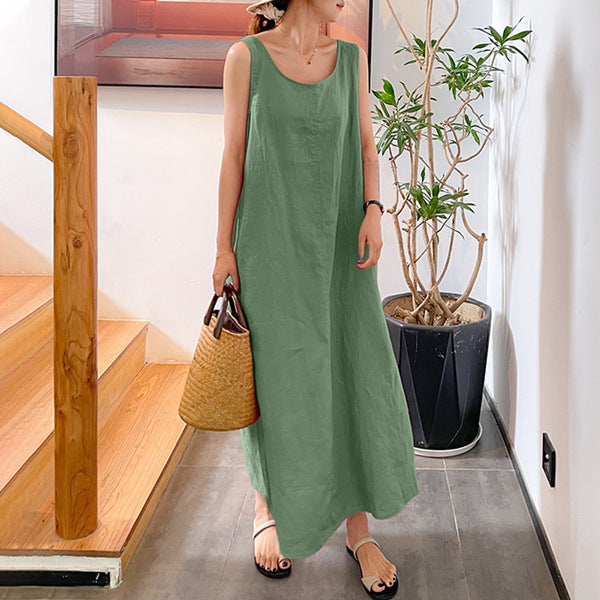 Enfärgad ärmlös damklänning med rund hals och lös passform för en bekväm sommarlook.