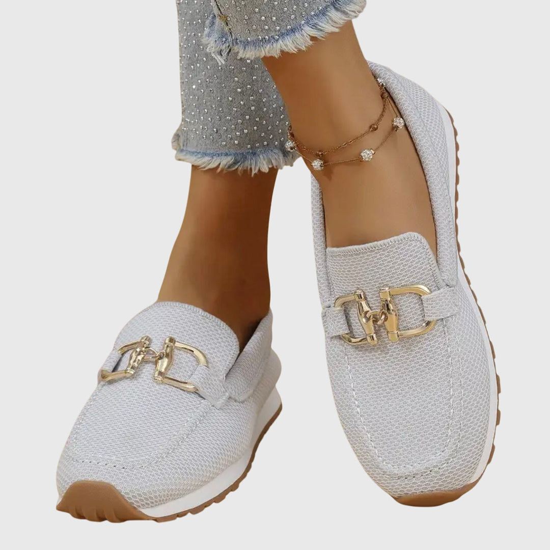 Vardagsskor för dam: Slip-on loafers med fokus på komfort och stil.