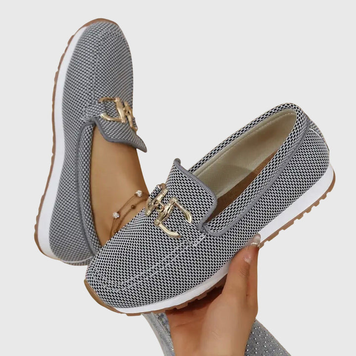 Bekväma damskor: Slip-on loafers som kombinerar vardagsstil med optimal komfort.