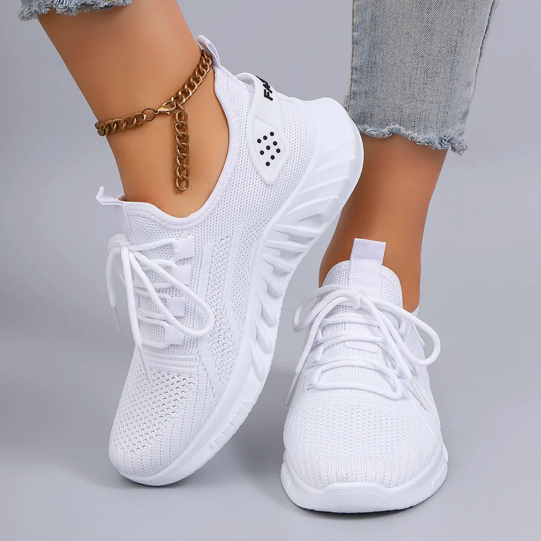 Damskor, bekväma sneakers med snörning, lätta och andningsbara för både träning och vardag.