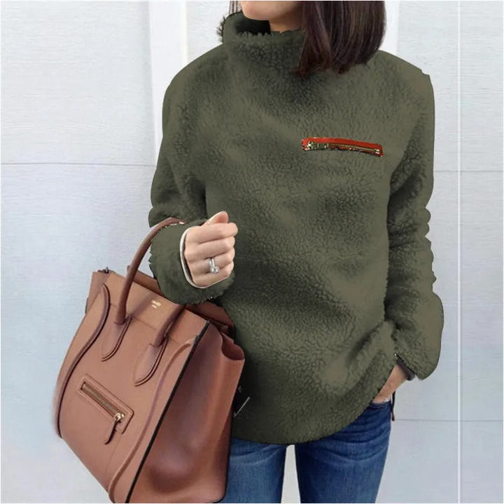 Supermjuk dam pullover för höstmode. Varm sköldpaddshalsad tröja, avslappnad & elegant design.