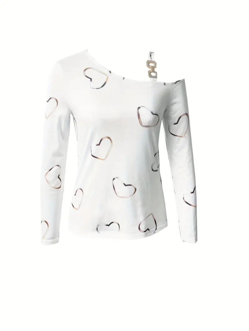 Dam t-shirt med diagonalt hjärttryck, perfekt för en lekfull och avslappnad vardagsstil.
