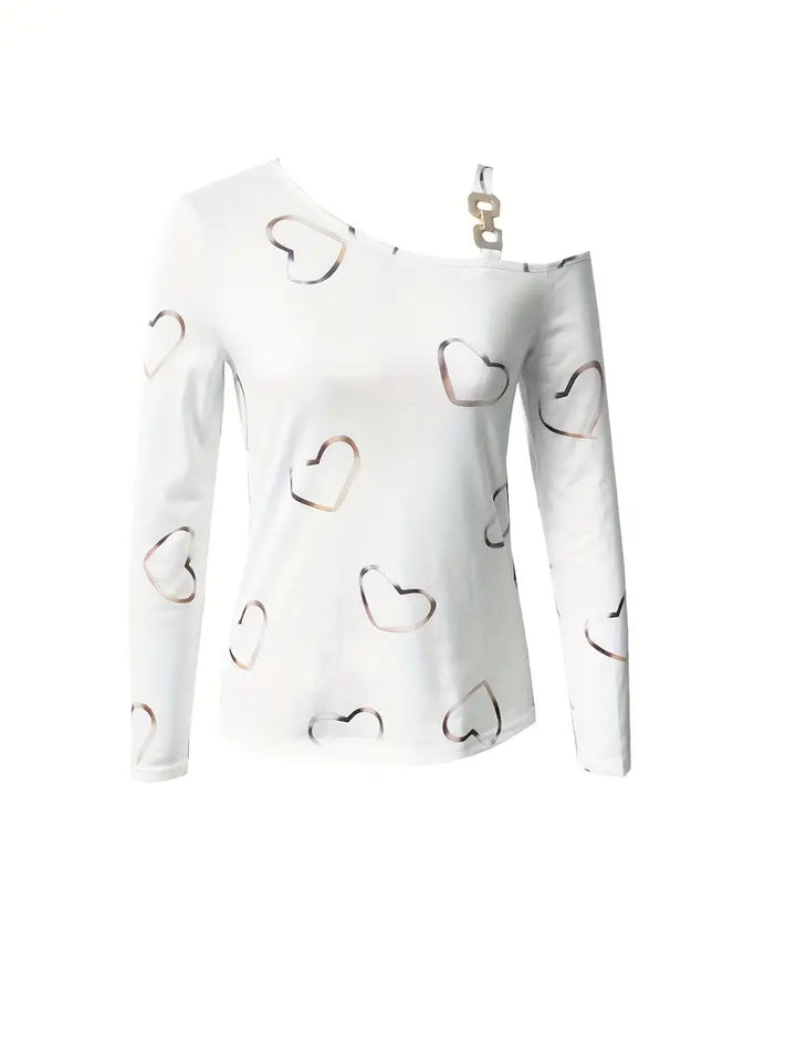 Dam t-shirt med diagonalt hjärttryck, perfekt för en lekfull och avslappnad vardagsstil.
