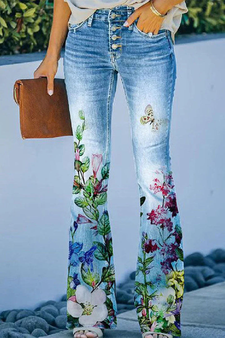 Vårens mode: dam jeans med elegant blommig ficka i denim