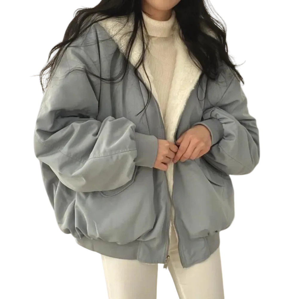 Damernas långa oversized vinterjacka. Varm och trendig damjacka för kyliga dagar.
