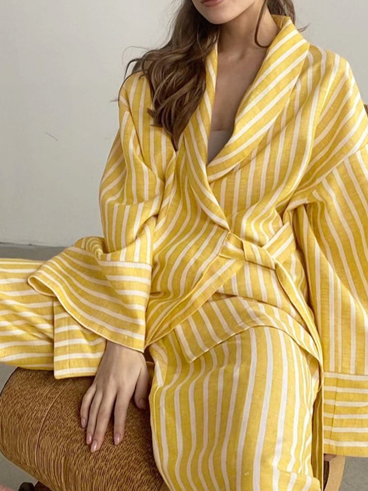 Grått tvådelat dam lounge set i oversized modell. Stilrent och bekvämt för hemmakläder.