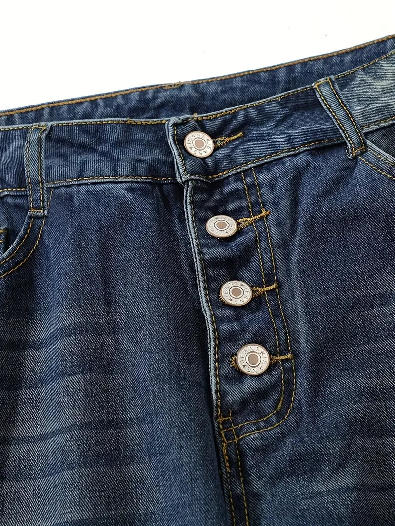 Bakifrån bild av damjeans med hög midja och lös passform, visar fickor och smickrande siluett.