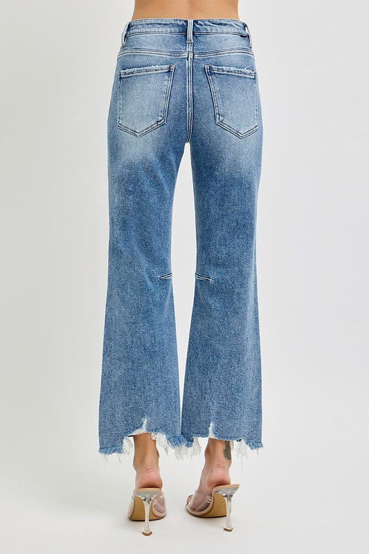 Trendiga kvinnors bomullsjeans med slitningar, hög midja och raka ben för komfort