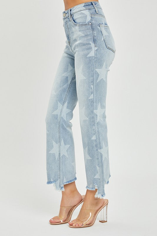 Stilrena damjeans: ljus denim med all-over stjärnmönster, högmidjade och med klassiska raka ben.