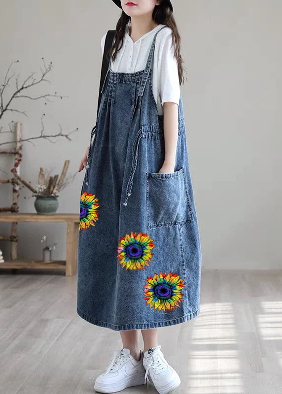 Elegant sommarklänning för dam med spagettiband. Casual stil i bomull med fickor, perfekt för vår och sommar.