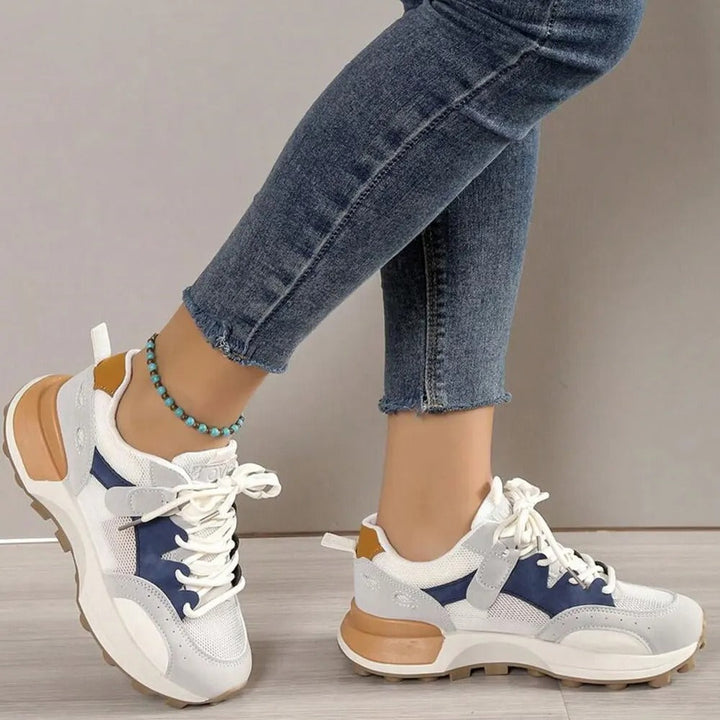 Lätta och bekväma sommarsneakers för dam, med färgblock, plattformssula och snörning.
