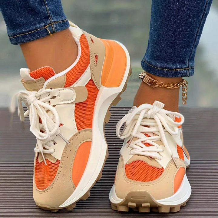 Färgglada damsneakers med färgblock och modern plattformssula, för en pigg stil.