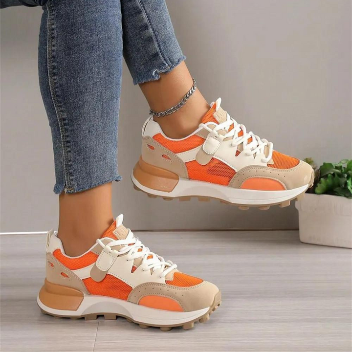 Stilrena damsneakers med färgblock och bekväm plattformssula, perfekta som sommarskor.