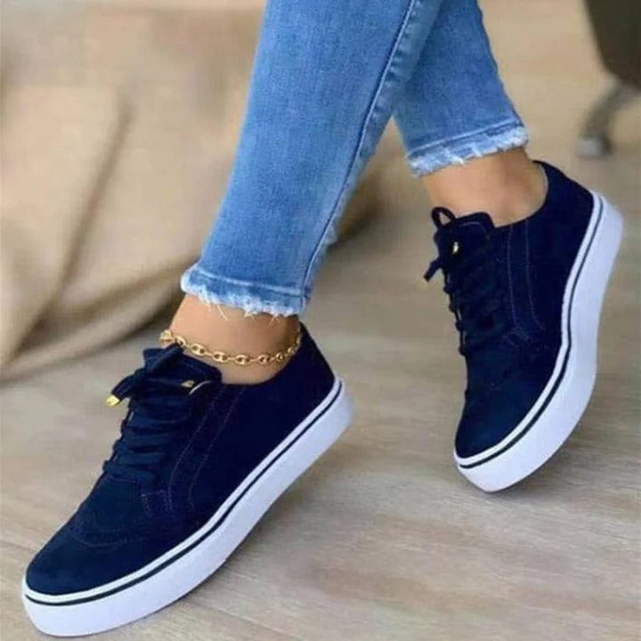 Gröna damsneakers, låga med robust sula, bekväma skor för utomhusaktiviteter