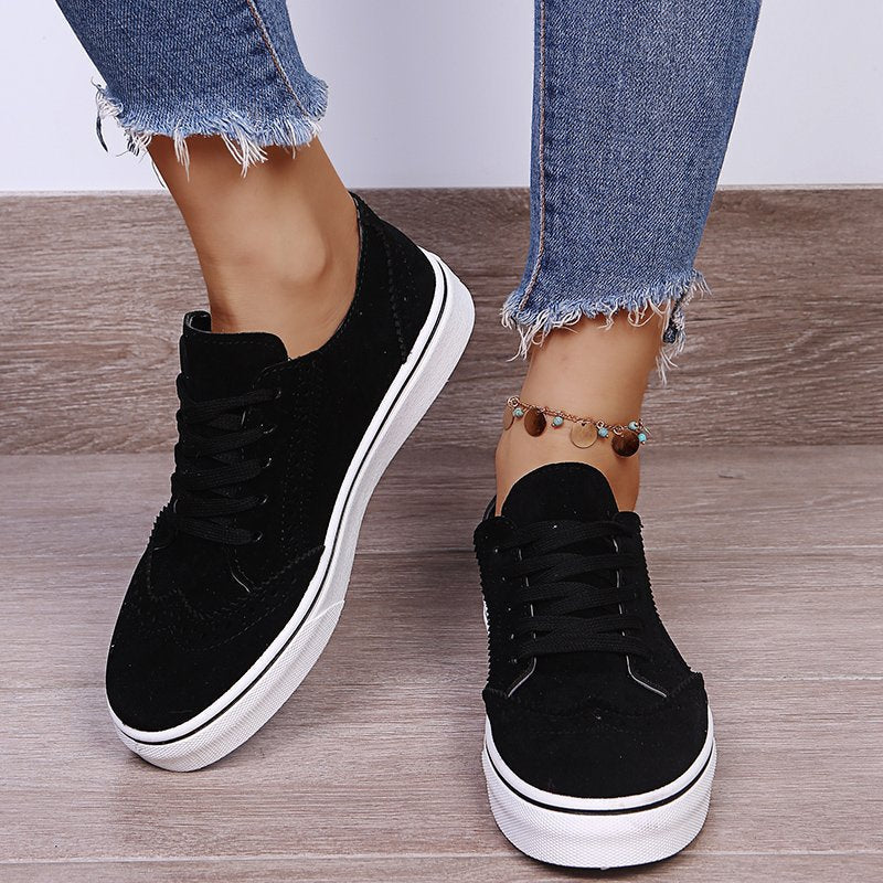 Enkla grå damsneakers, slip-on modell, bekväma och praktiska lågtoppsskor
