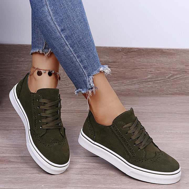 Högkvalitativa vita damsneakers i läderimitation, bekväma och hållbara fritidsskor