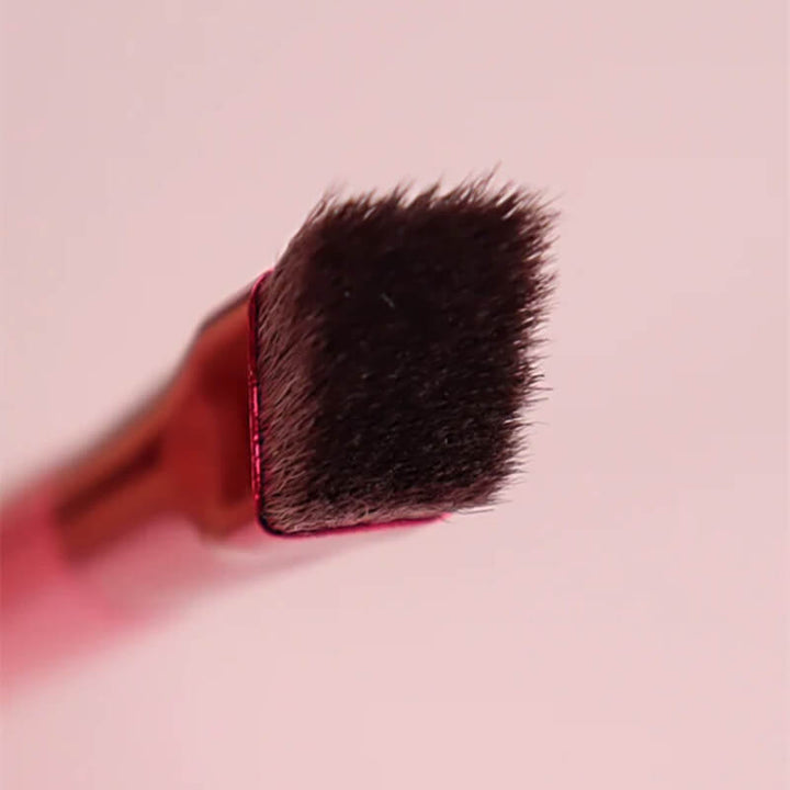 Mångsidig makeupborste i svart för ögonkonturering. Idealisk för professionella sminkningar och vardagsbruk.