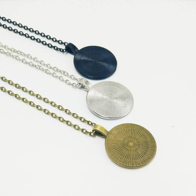 Yin yang-halsband för katt, unisex. Ett snyggt och symboliskt smycke för djurälskare.