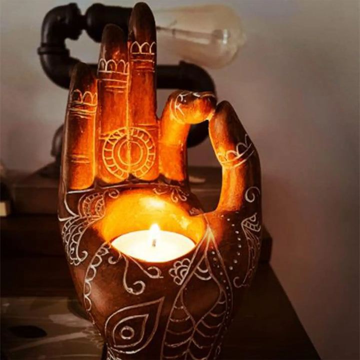 Stenliknande Buddha hand ljushållare, dekorativ zen-inredning. Ger lugn och ro i alla rum.