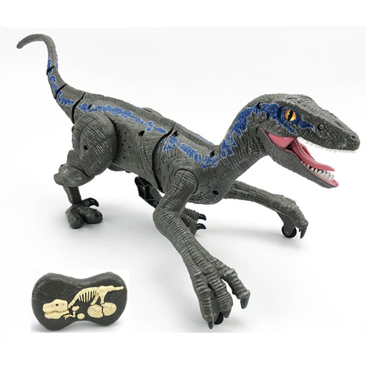 Närbild på huvudet av en realistisk RC Velociraptor, med öppna käkar, en cool leksak.