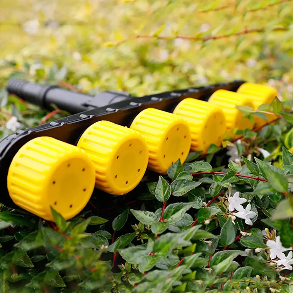 Automatisk bevattningssprinkler för gräsmattan. Justerbart vattensystem för grönare gräs och enklare skötsel.
