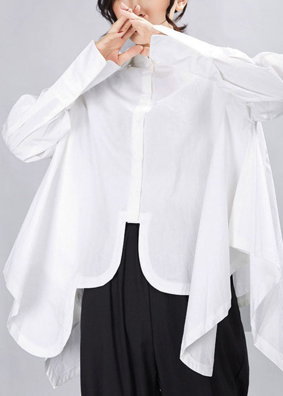Elegant asymmetrisk långärmad topp för kvinnor med Peter Pan-krage, perfekt för höstmode.