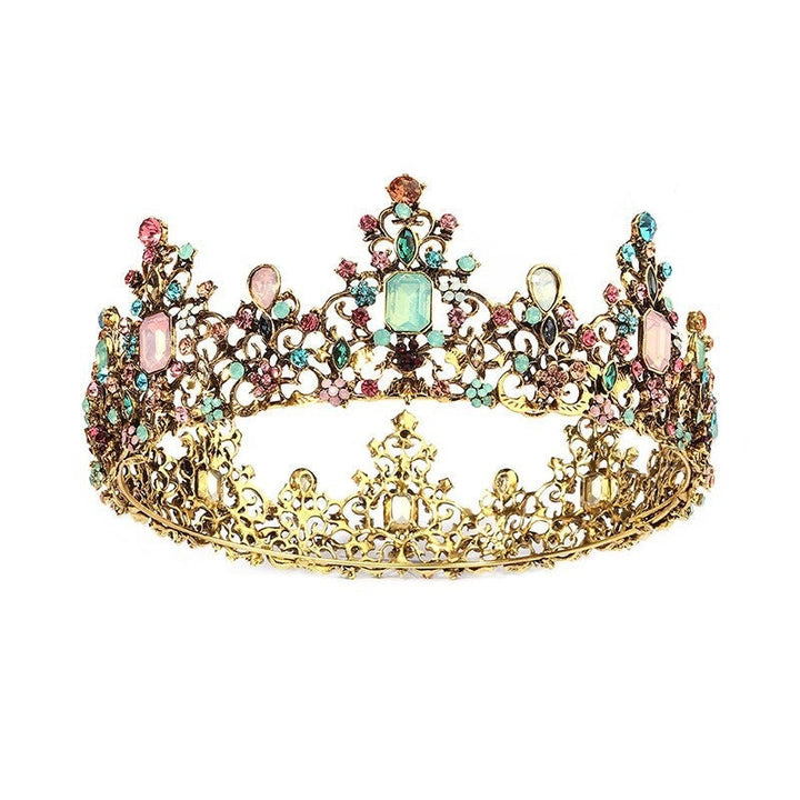 Elegant barockkrona med juveler för kvinnor. Perfekt håraccessoar för bröllop och fest.