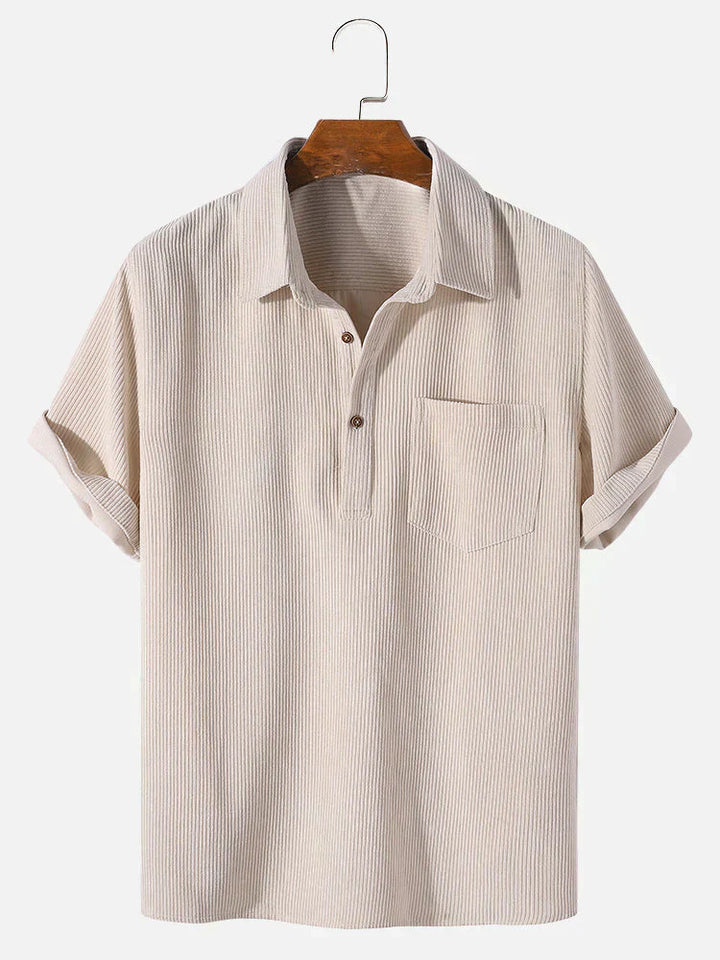 Mångsidig beige herrskjorta för sommar, både casual och fest. Lättviktig, sval och stilfull.