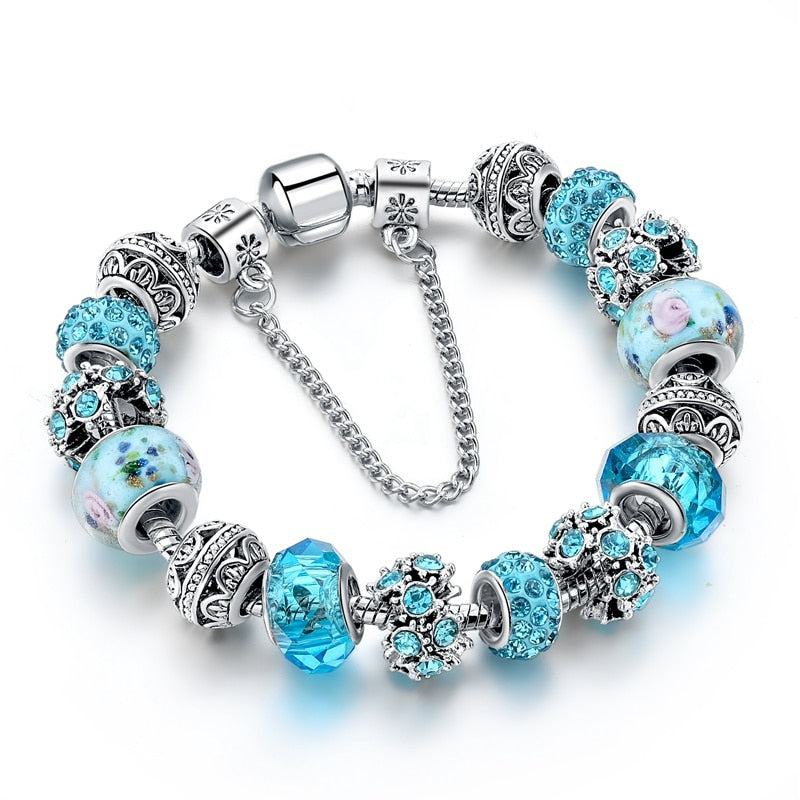 Elegant blått kristall berlockarmband för dam, perfekt som boho smycke och present.