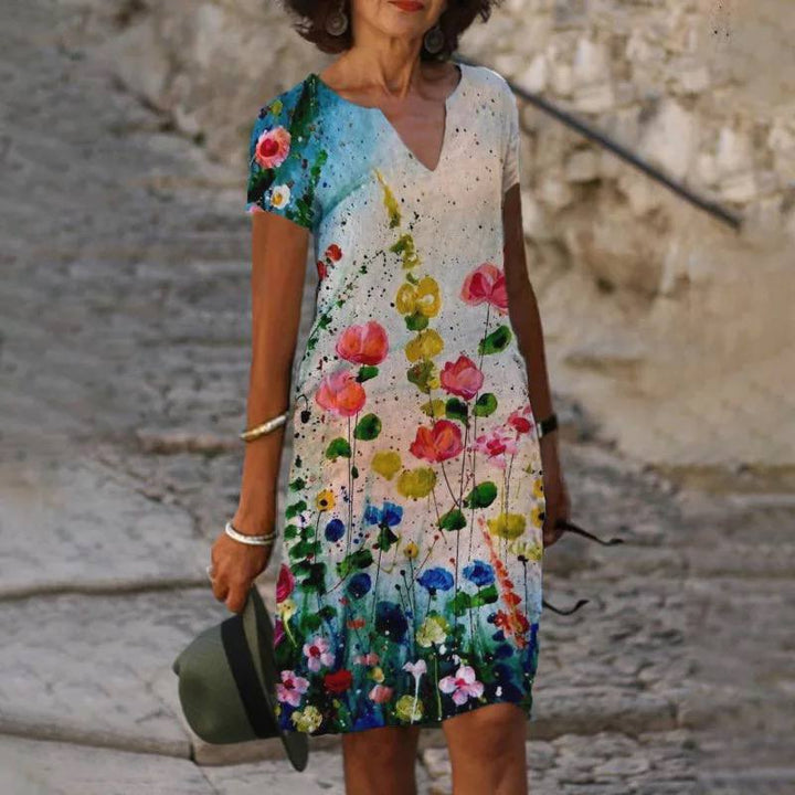 Stilren blommig damklänning, flowy maxiklänning för en avslappnad sommarstil eller elegant festlook.