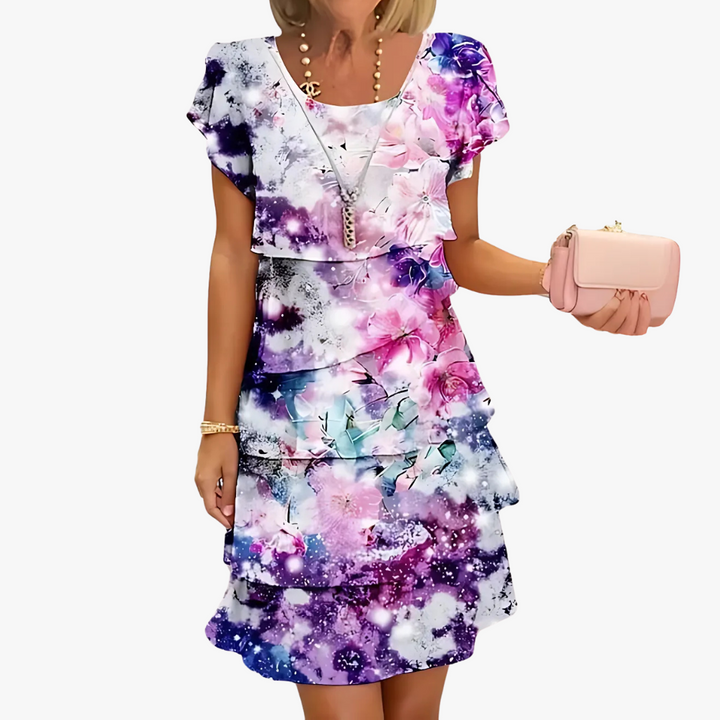 Blommig sommarklänning, en flödande maxiklänning för kvinnor med elegant känsla. Festklar.