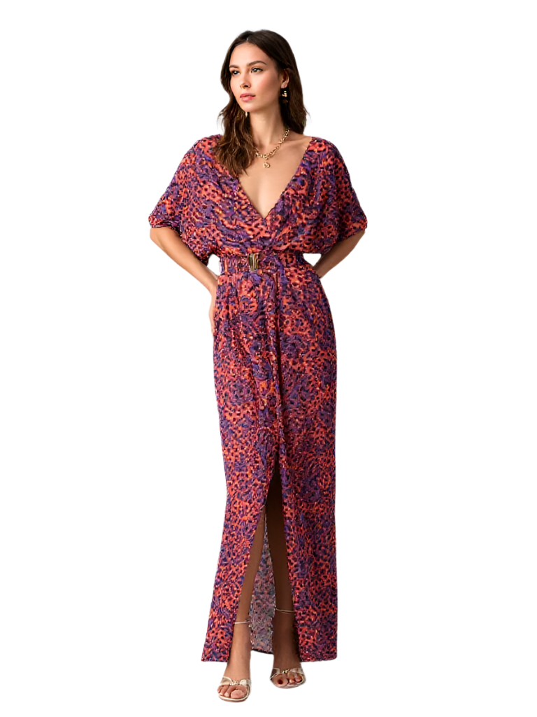 Elegant boho maxiklänning för dam med V-hals och split. Perfekt som sommar- eller festklänning.