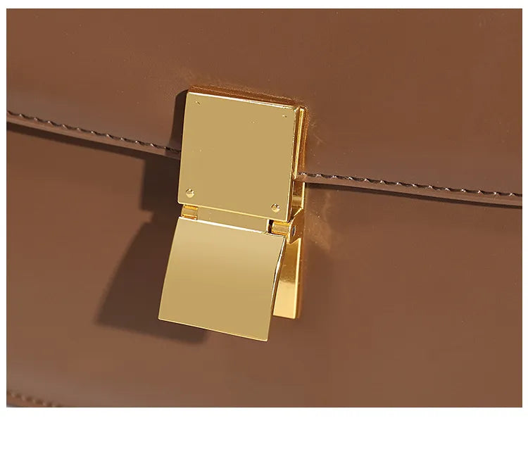 Tidlös elegant axelväska för damer. Mångsidig handväska med stilren design.