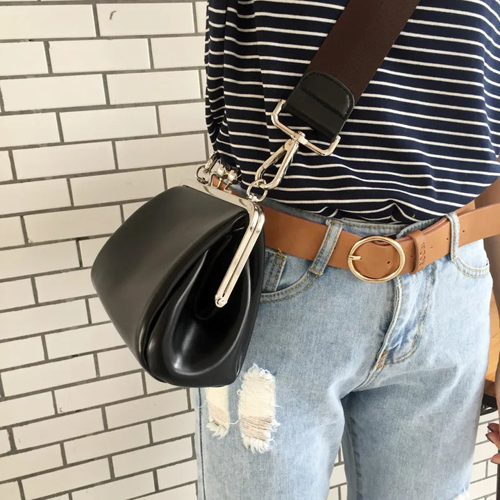 Stilren PU-läder damväska, crossbody-modell, med elegant läpplås. En minimalistisk handväska.