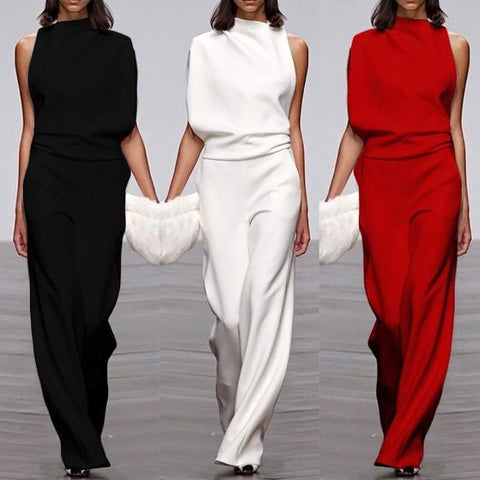 Stilren dam jumpsuit med asymmetrisk design, hög krage. Figursydd festkläder för en elegant och bekväm stil.