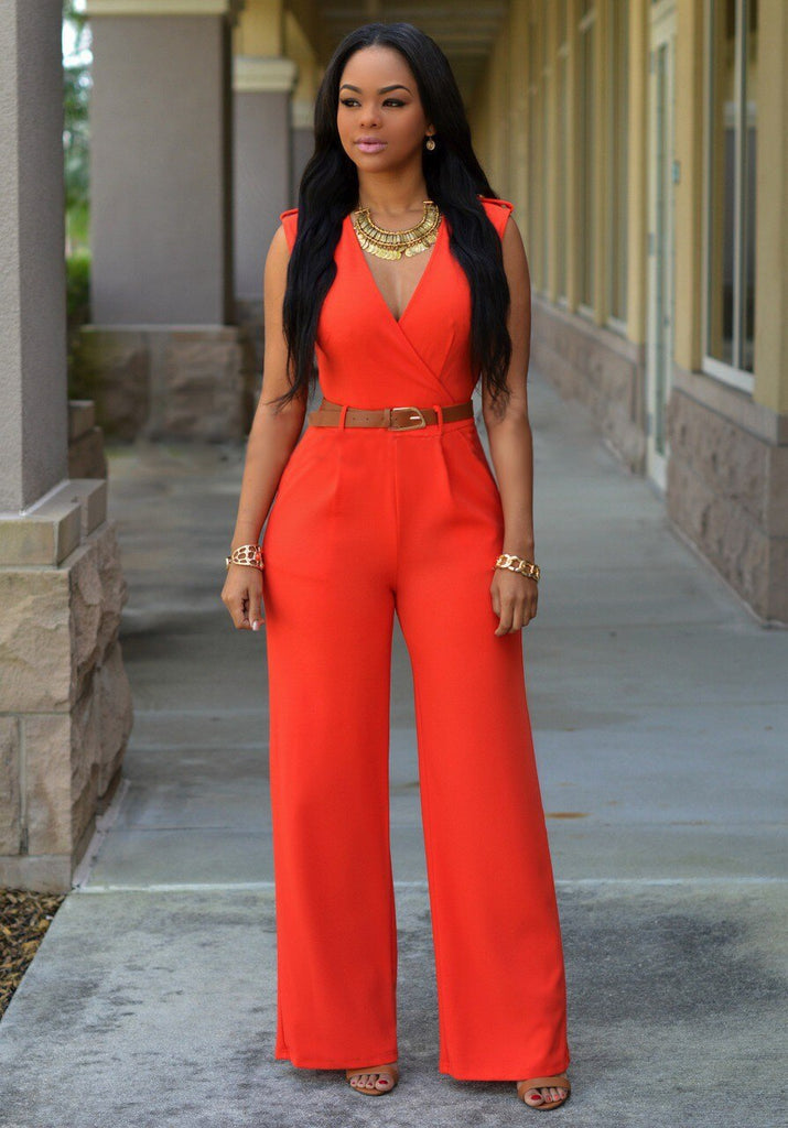 Modern dam jumpsuit, elegant och bekväm heldräkt för en sofistikerad vardagsstil.