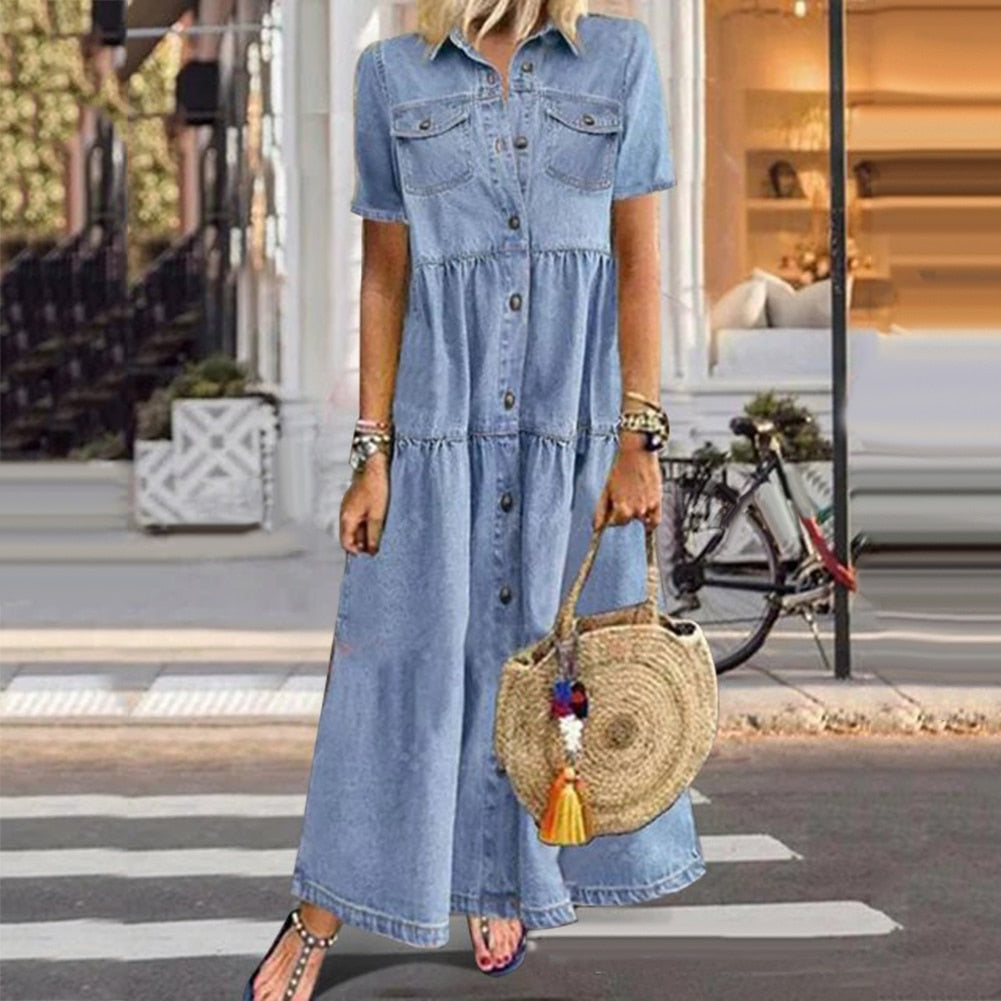 Chic dam maxiklänning, perfekt som festklänning eller elegant semesterklänning för sommarens alla tillfällen.