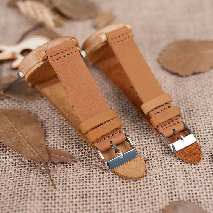 Elegant dam träklocka med äkta läderband. Komfortabelt & hållbart armbandsur i naturlig bambu.