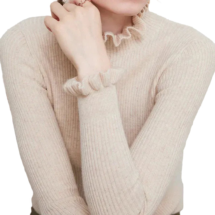 Elegant dam turtlenecktröja i mjuk stickning för stilren vinter- och höstmode. Varm & mysig.