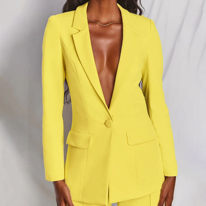 Kvinnorsnytt polyester damblazer och matchande byxset för en sofistikerad kontorslook.