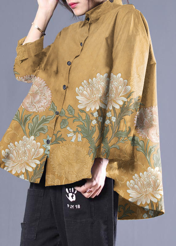 Blus för kvinnor med vackert mönster och bekväma slag, perfekt för en avslappnad men elegant stil.