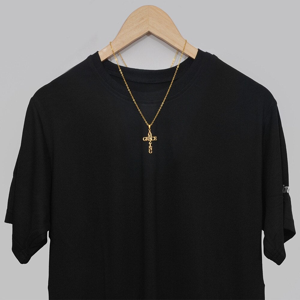 Exklusivt korshalsband i guld för kvinnor, religiöst smycke med elegans.