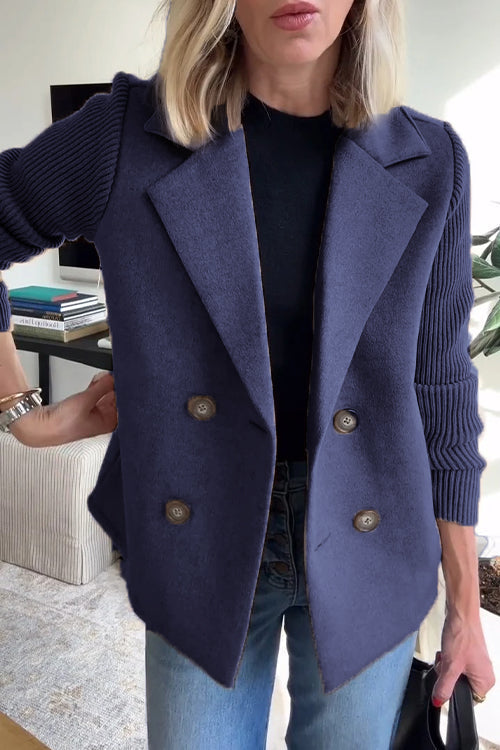 Stilren damkavaj för en professionell och modern affärslook. Optimala kontorskläder för kvinnor.