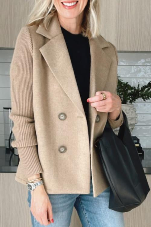 Ryggvy: Elegant Dam Blazer med stickade ärmar, framhäver den skräddarsydda passformen.
