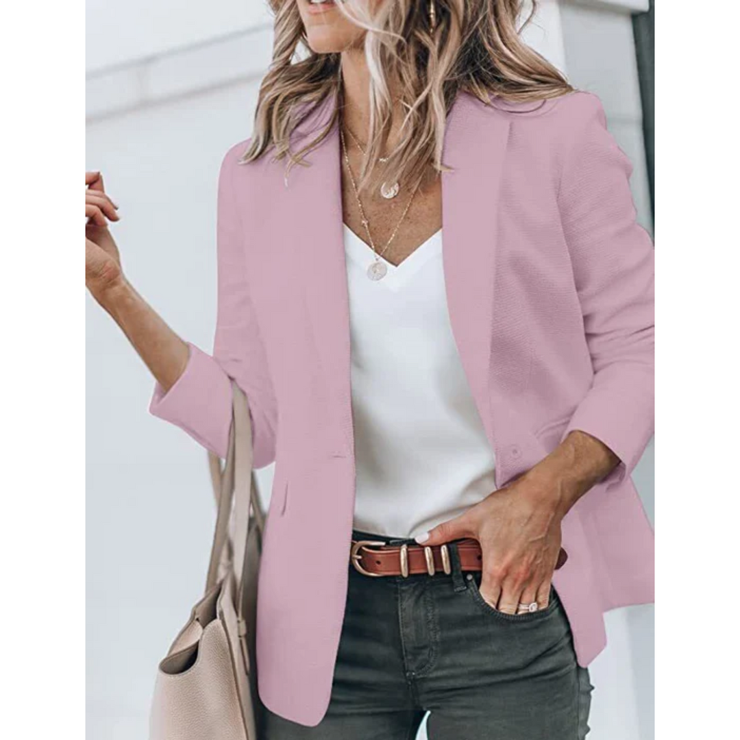 Kvinnors blazer i klassisk design, tidlös och stilren för affärsmöten.