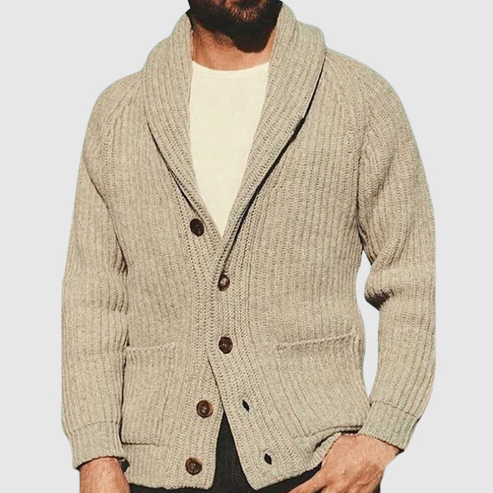 Kvinnors cardigan med praktiska fickor och ribbade muddar. Perfekt för lager-på-lager stil och komfort.