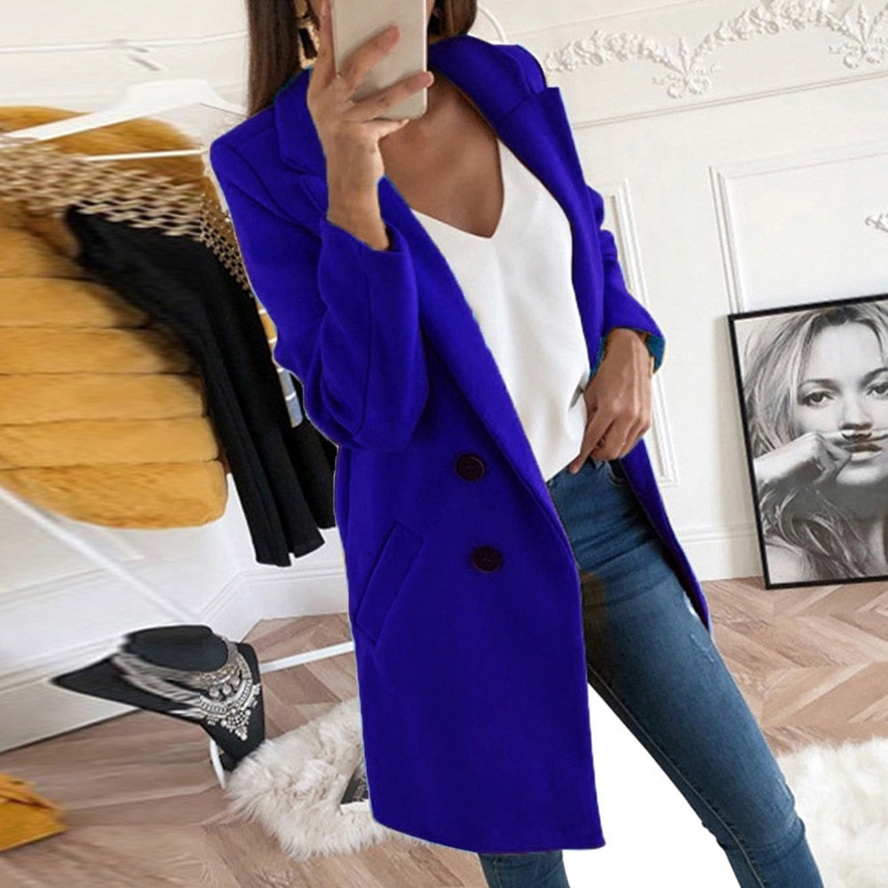 Mångsidig damkappa. Chic design och stilren look, perfekt ytterplagg för alla tillfällen.